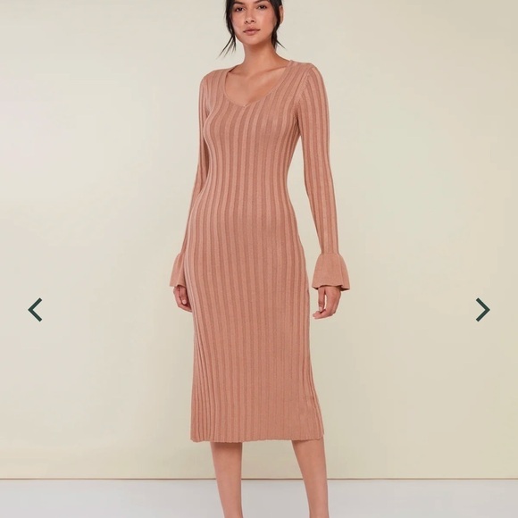 Rachel Parcell Dresses & Skirts - NWT Rachel Parcell WIDE RIB SWEATER DRESS camel brown bell sleeve slit ribbed